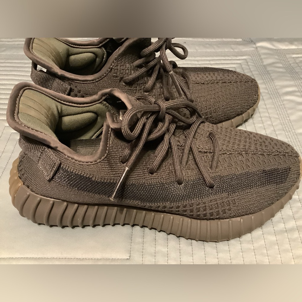 Yeezy Boost 350 V2 ' Size 6.5 Mens 8.5 Ladies